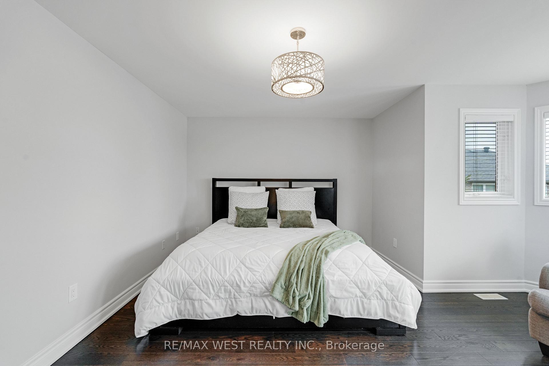 Photo 26 of 43 Wakely Boulevard, Caledon, Bolton West — HOMEH