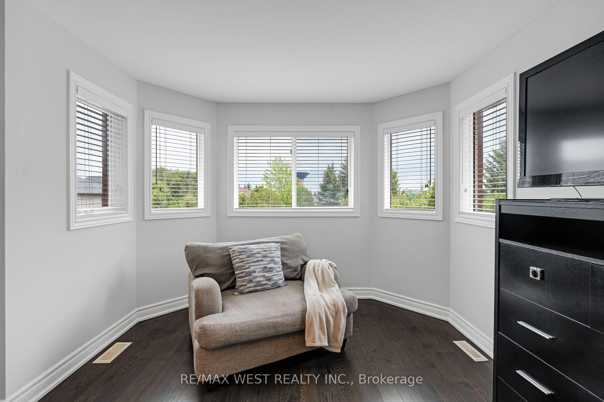 Photo 27 of 43 Wakely Boulevard, Caledon, Bolton West — HOMEH