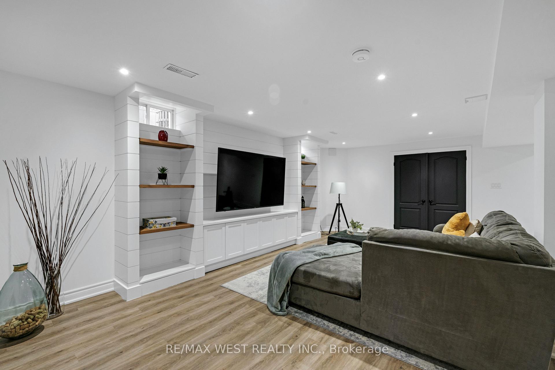 Photo 40 of 43 Wakely Boulevard, Caledon, Bolton West — HOMEH