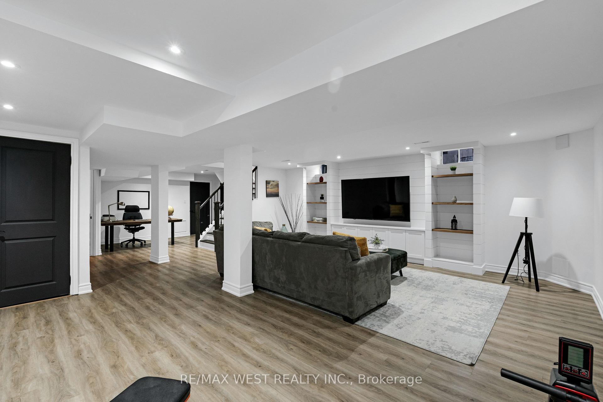 Photo 44 of 43 Wakely Boulevard, Caledon, Bolton West — HOMEH