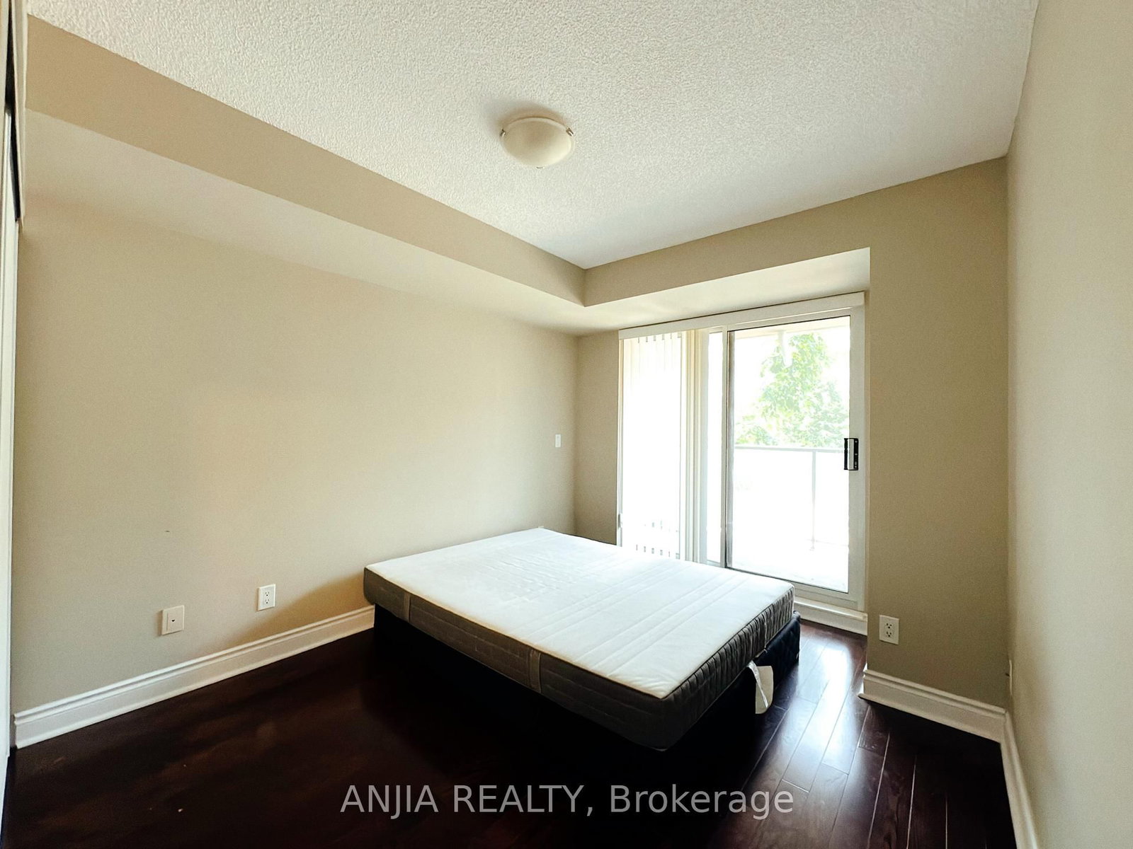 Photo 9 of Unit 219A, 39 Galleria Pkwy, Markham, Commerce Valley — HOMEH