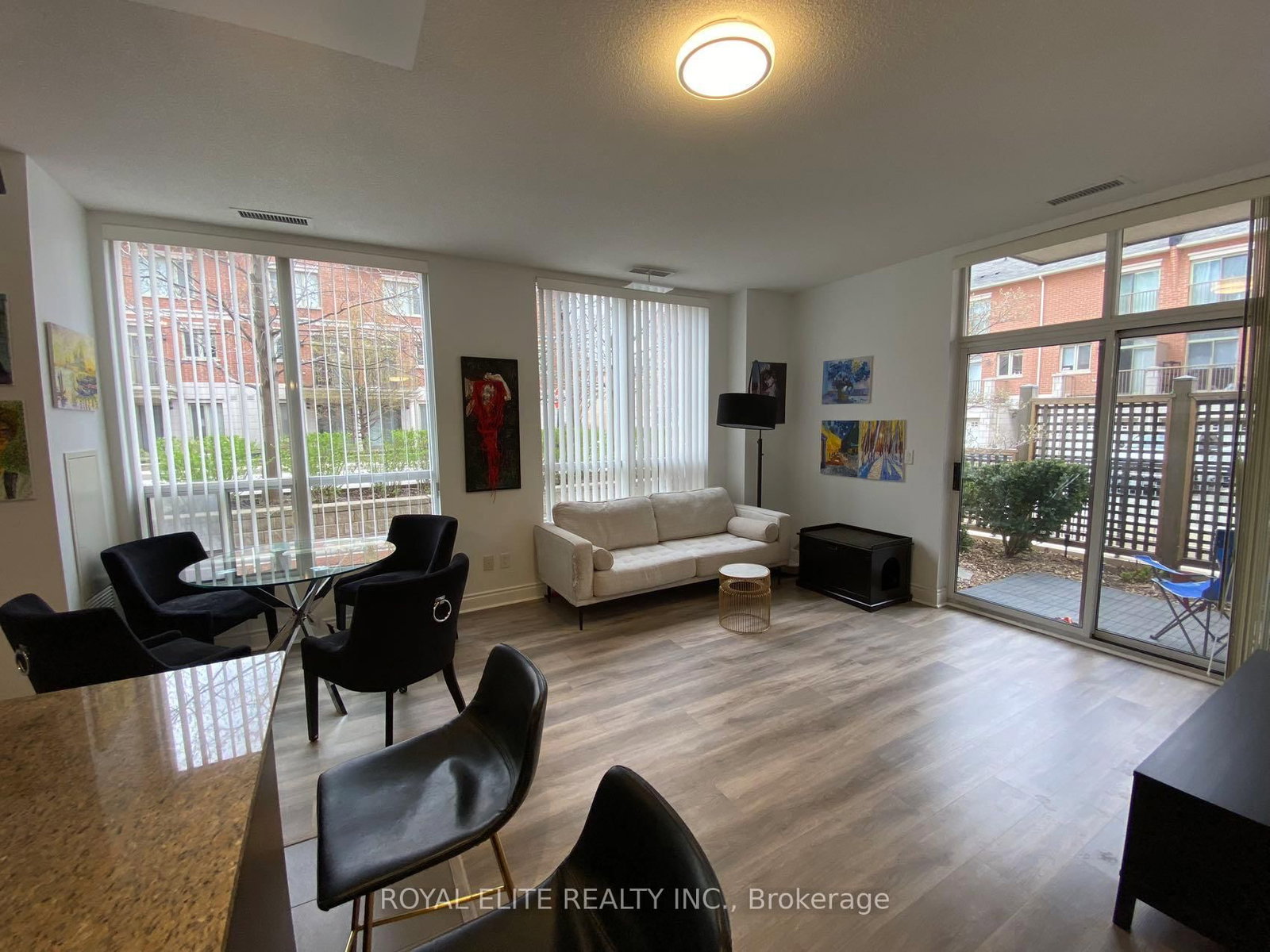 Photo 7 of Unit 102, 39 Galleria Pkwy, Markham, Commerce Valley — HOMEH