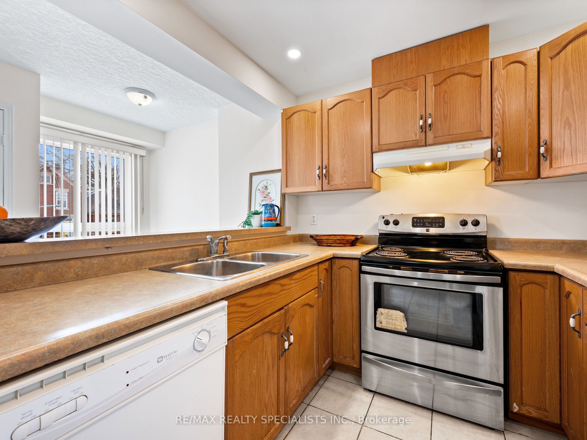 Photo 45 of Unit 1, 142 York Road, Guelph, St. Patrick's Ward — HOMEH