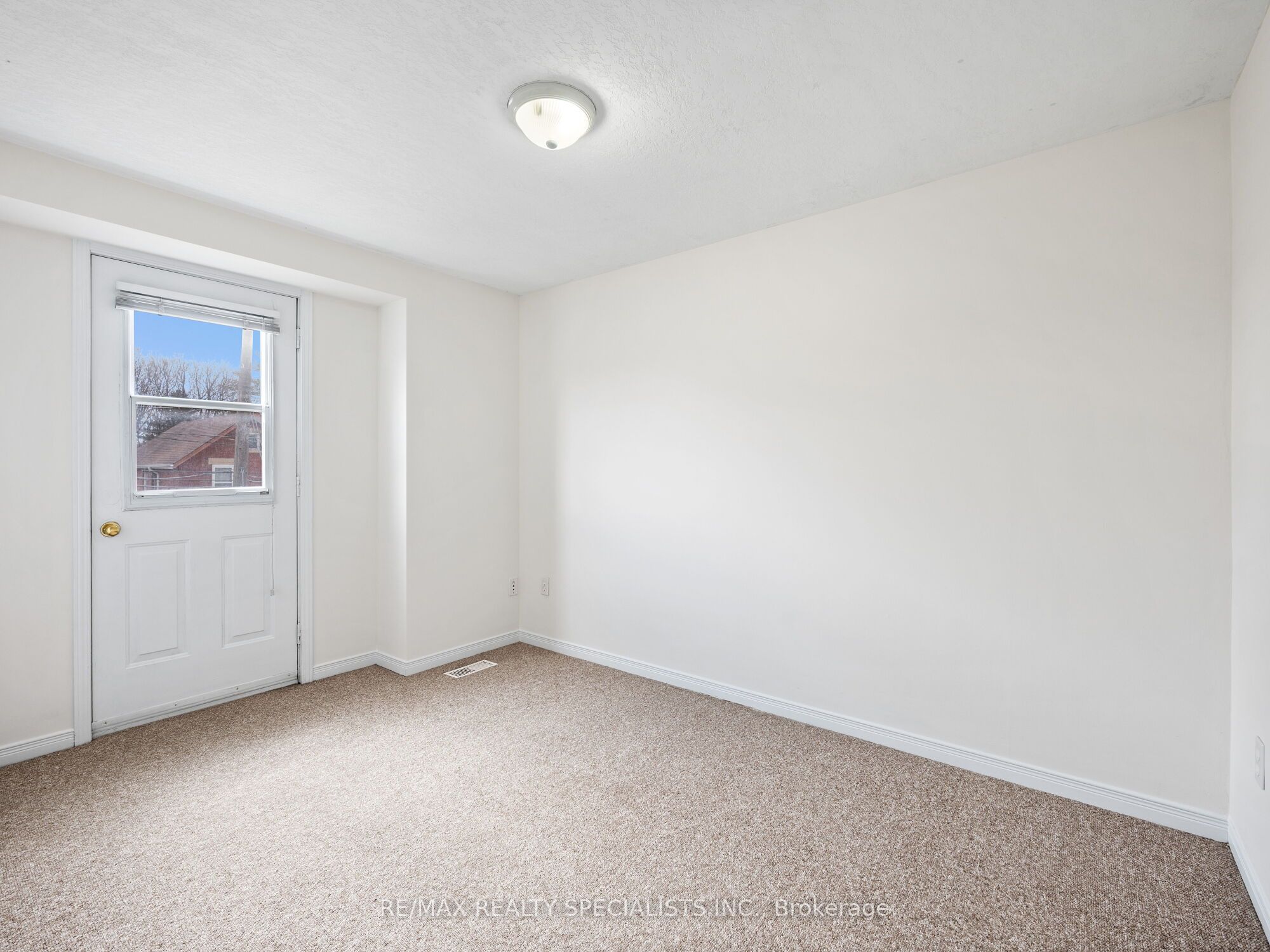 Photo 48 of Unit 1, 142 York Road, Guelph, St. Patrick's Ward — HOMEH