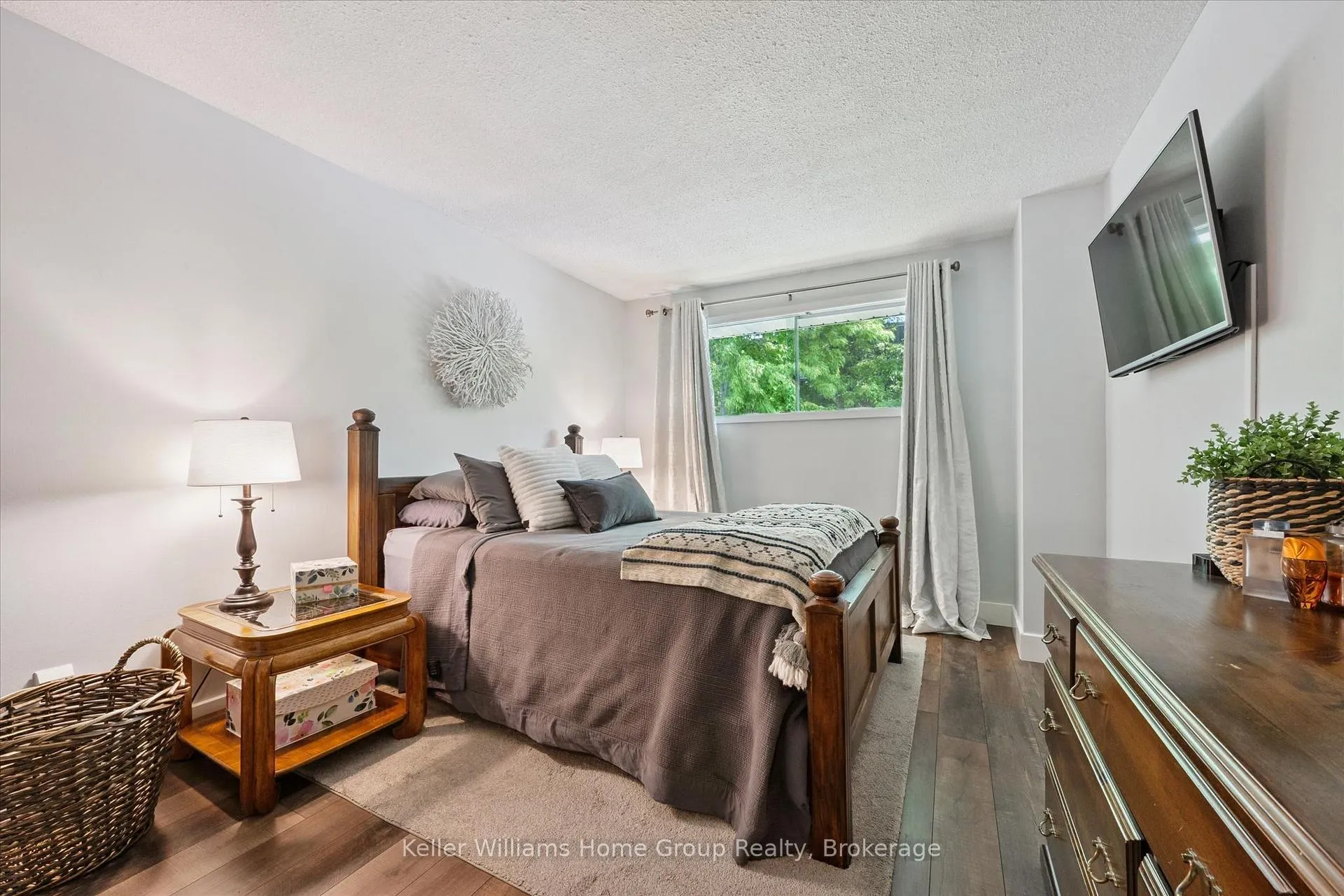 Photo 14 of 1 Islington Avenue, Guelph, Victoria North — HOMEH