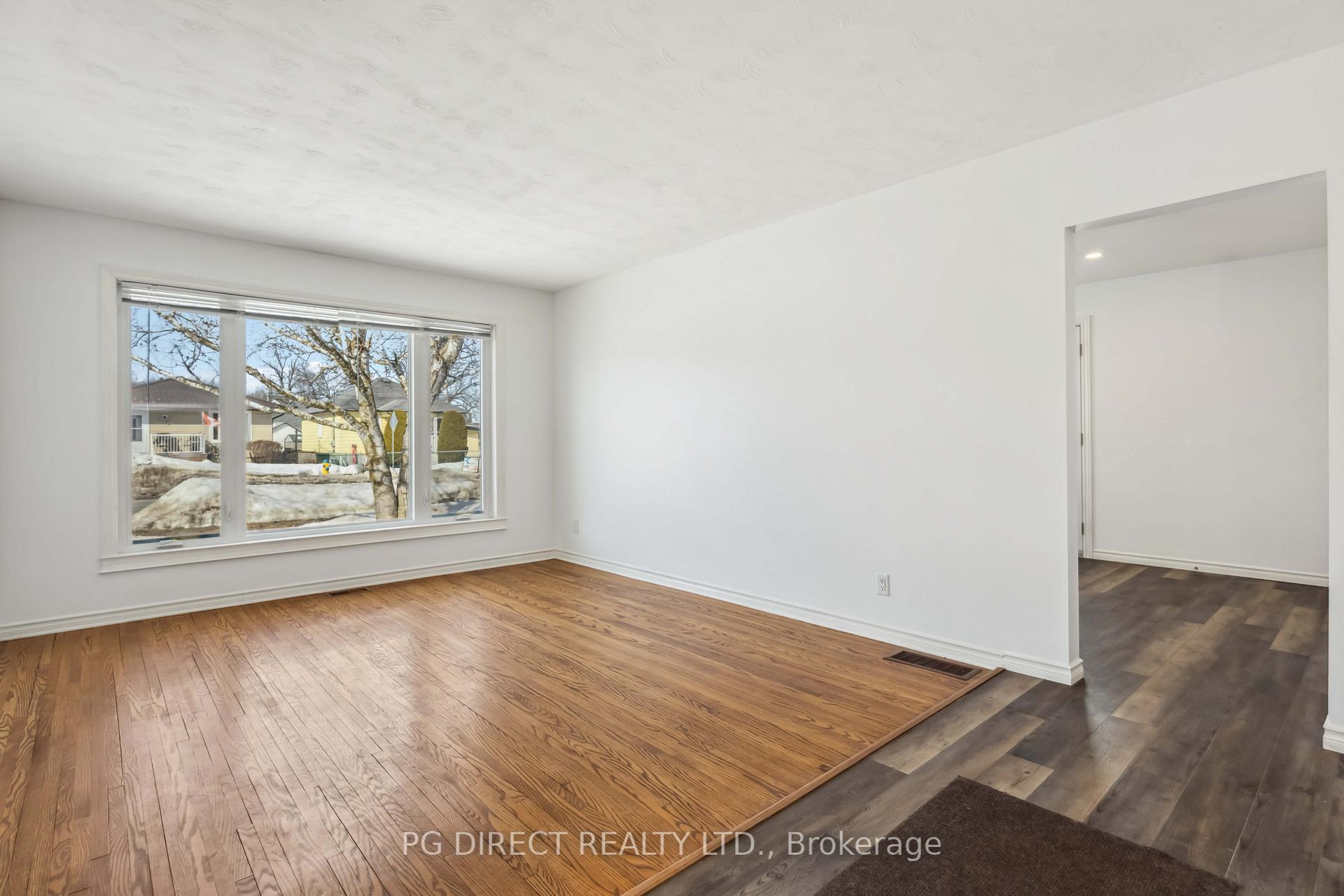 Photo 8 of 657 Chamberlain Street, Peterborough, Otonabee Ward 1 — HOMEH
