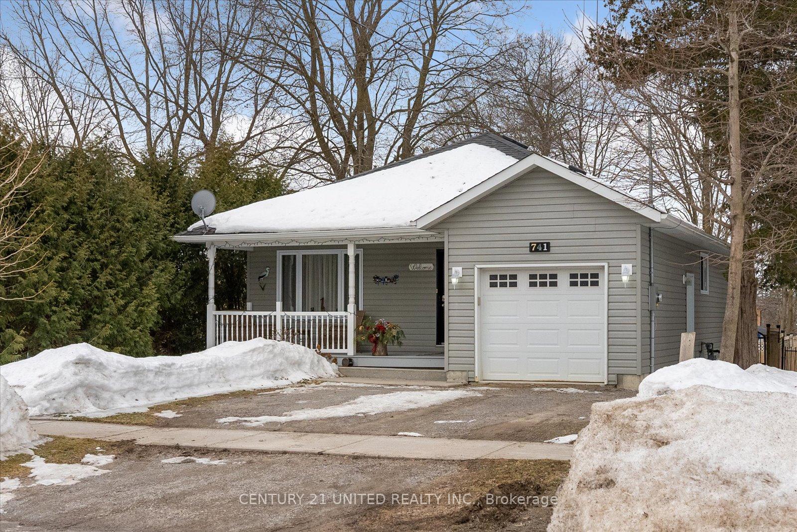 Photo 1 of 741 Bethune Street, Peterborough, Northcrest Ward 5 — HOMEH