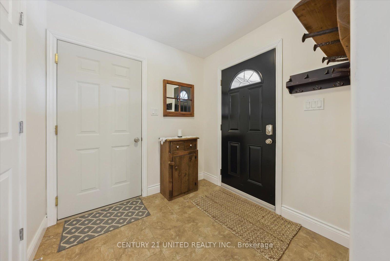 Photo 5 of 741 Bethune Street, Peterborough, Northcrest Ward 5 — HOMEH