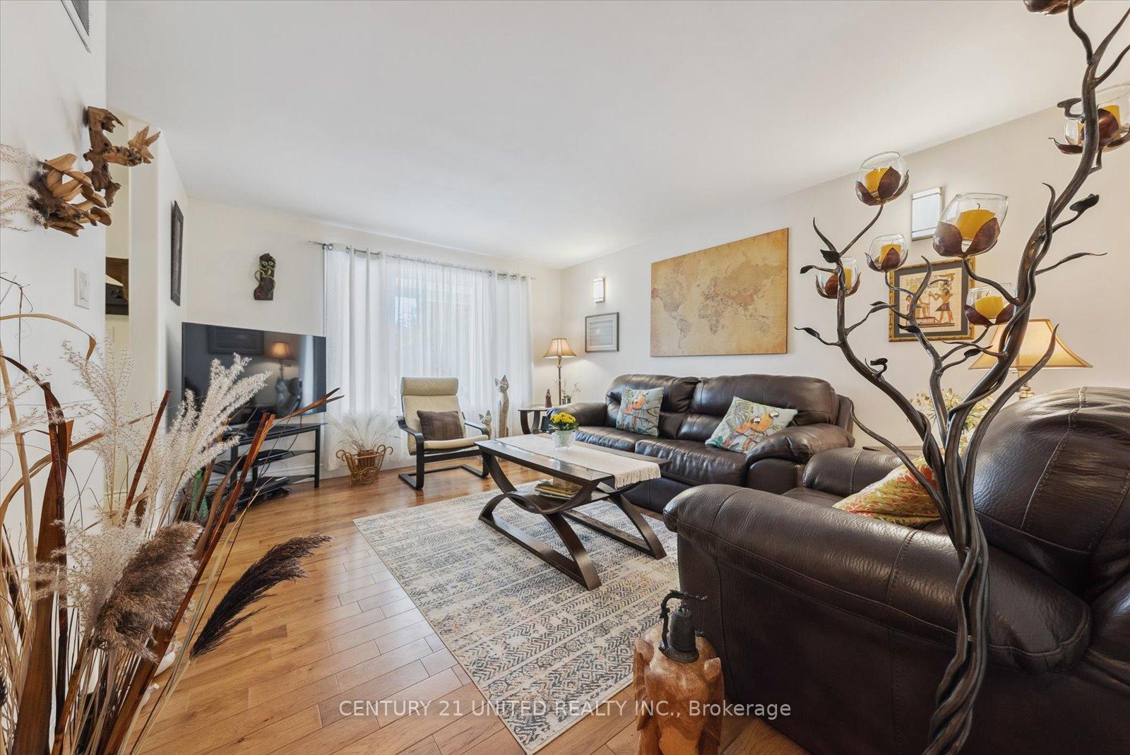 Photo 10 of 741 Bethune Street, Peterborough, Northcrest Ward 5 — HOMEH