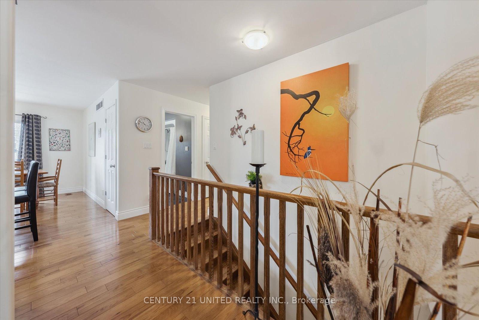 Photo 11 of 741 Bethune Street, Peterborough, Northcrest Ward 5 — HOMEH