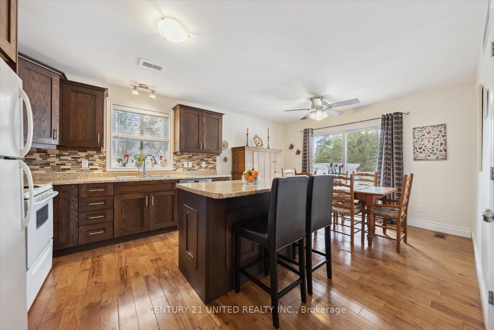 Photo 12 of 741 Bethune Street, Peterborough, Northcrest Ward 5 — HOMEH