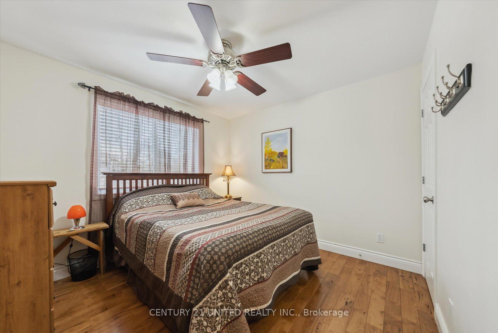 Photo 26 of 741 Bethune Street, Peterborough, Northcrest Ward 5 — HOMEH