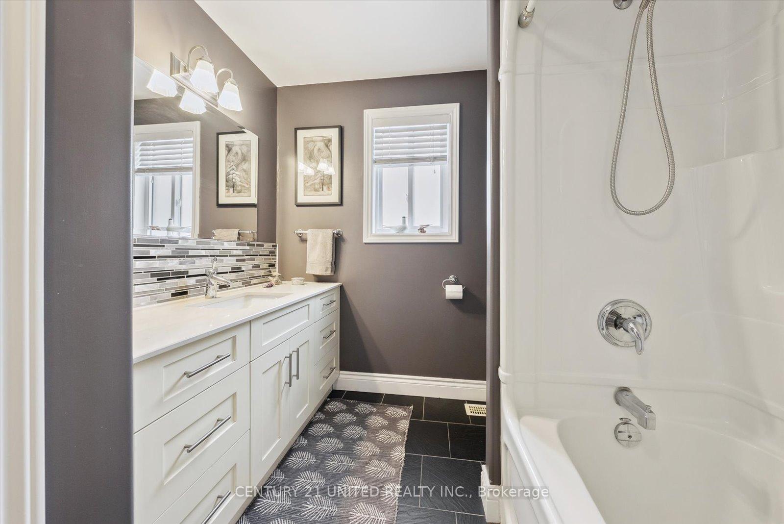 Photo 28 of 741 Bethune Street, Peterborough, Northcrest Ward 5 — HOMEH