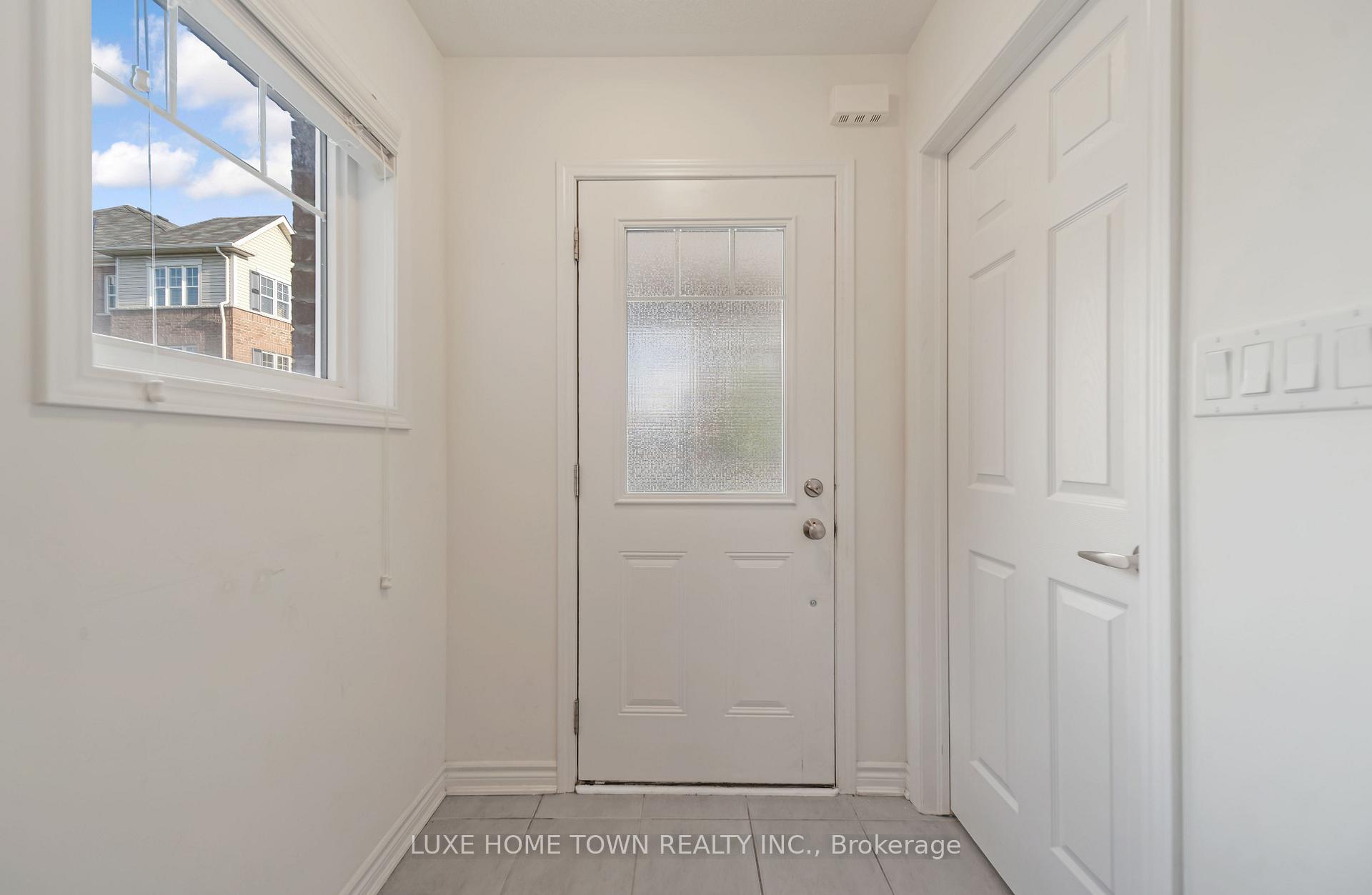 Photo 4 of 9 Leiterman Drive, Milton, Willmott — HOMEH