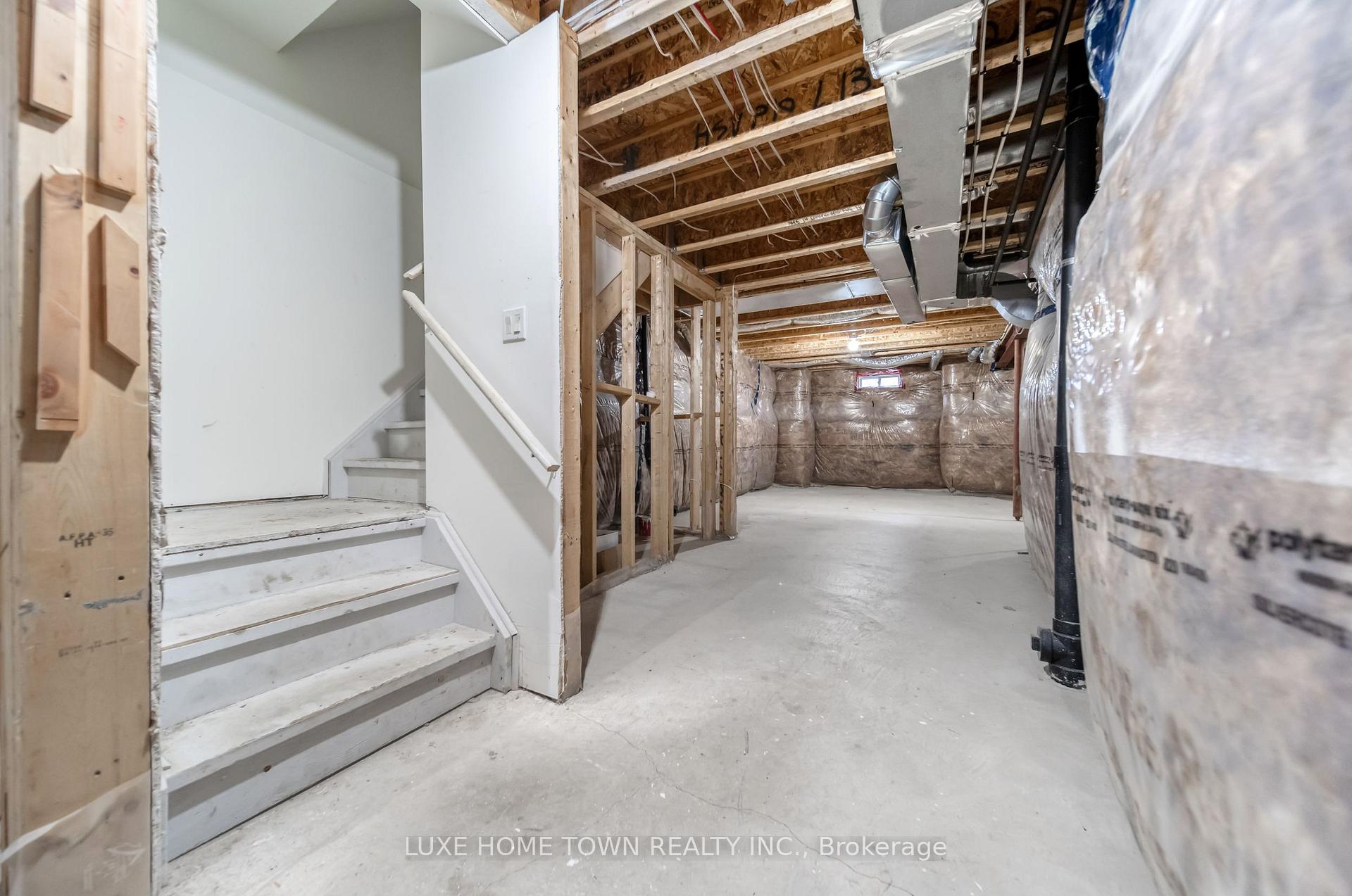 Photo 37 of 9 Leiterman Drive, Milton, Willmott — HOMEH