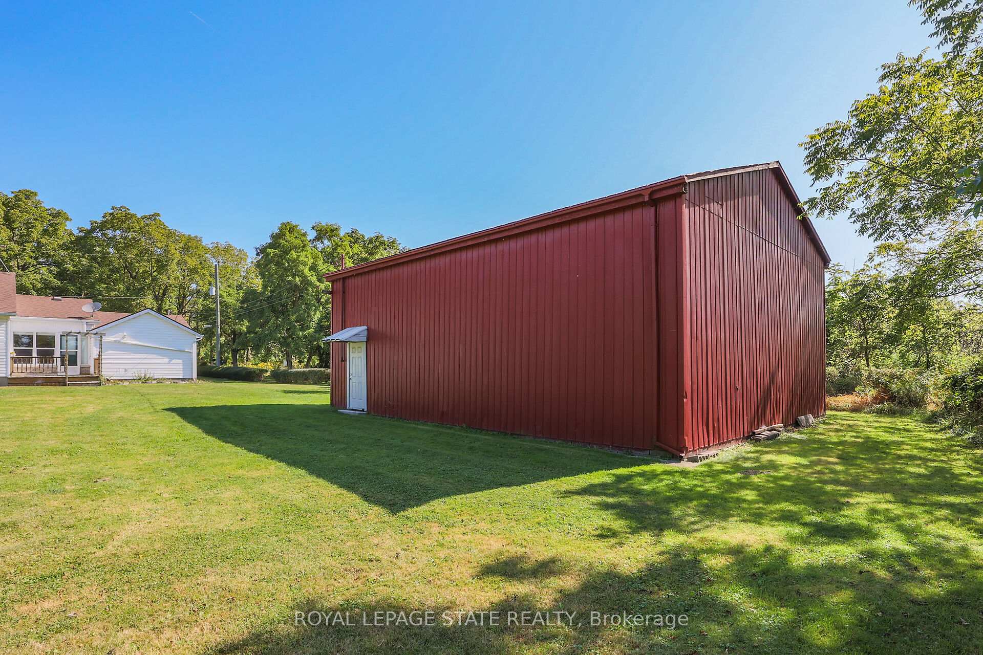 Photo 5 of 532 Ridge Road E, Grimsby, Grimsby Escarpment — HOMEH
