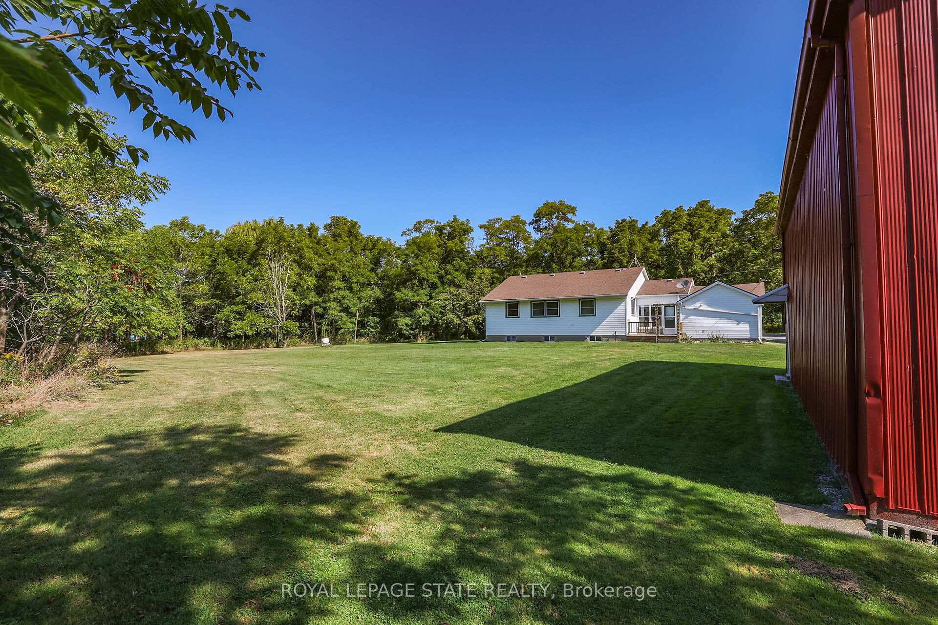 Photo 6 of 532 Ridge Road E, Grimsby, Grimsby Escarpment — HOMEH