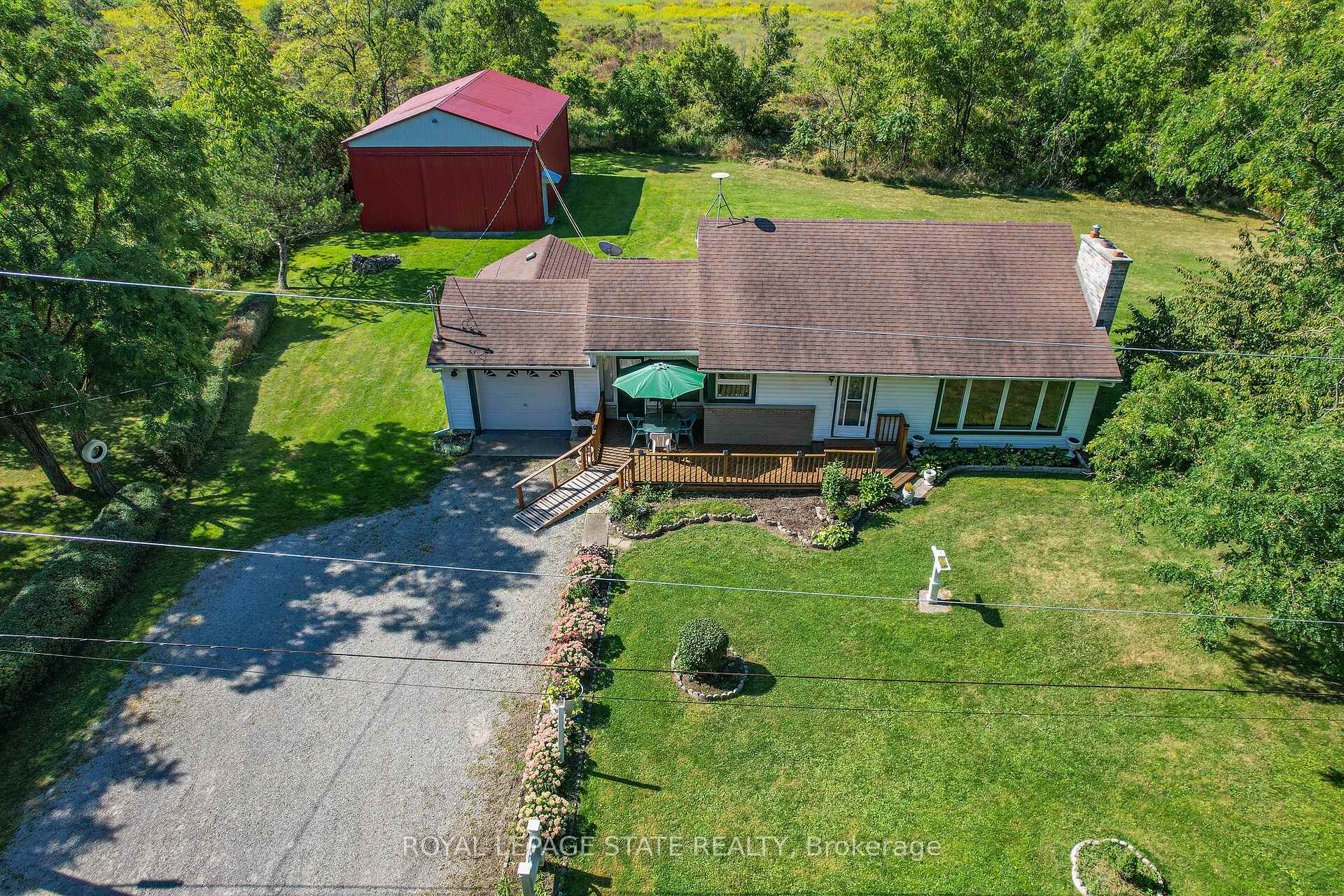 Photo 10 of 532 Ridge Road E, Grimsby, Grimsby Escarpment — HOMEH