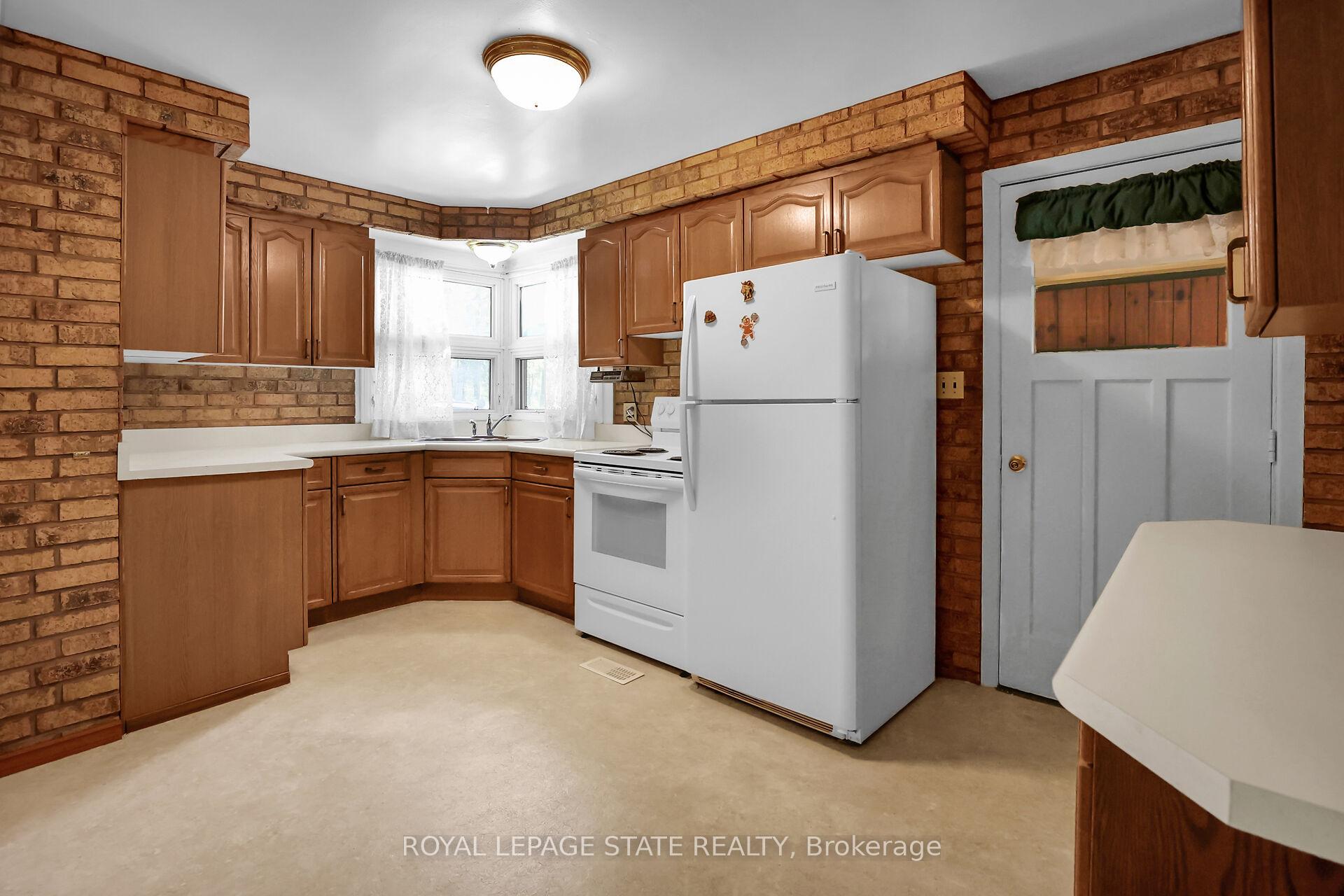Photo 12 of 532 Ridge Road E, Grimsby, Grimsby Escarpment — HOMEH