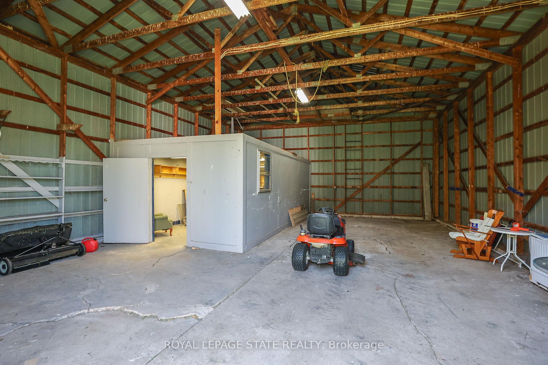 Photo 33 of 532 Ridge Road E, Grimsby, Grimsby Escarpment — HOMEH