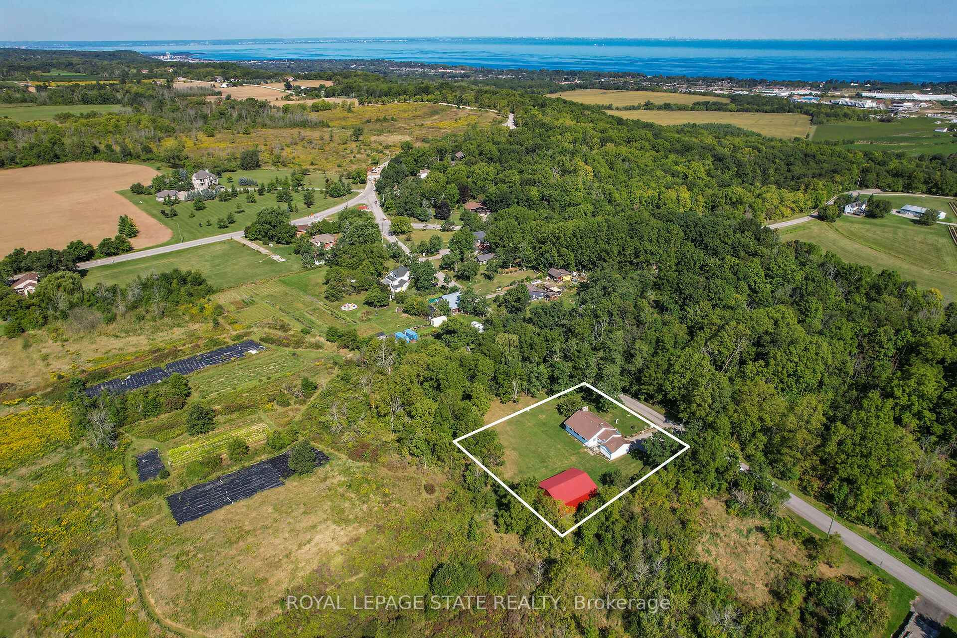 Photo 38 of 532 Ridge Road E, Grimsby, Grimsby Escarpment — HOMEH