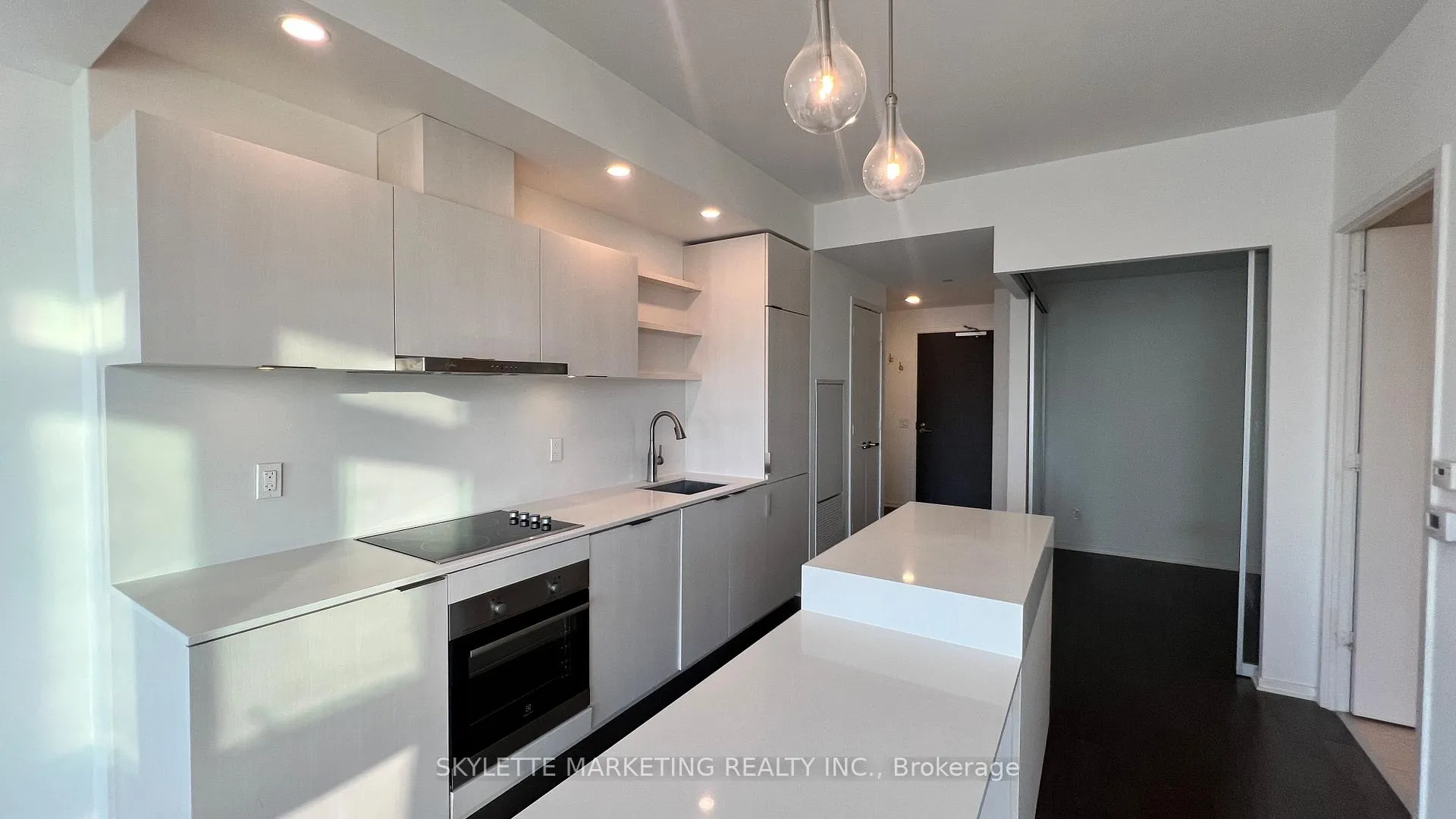 Photo 4 of Unit 1401, 16 Bonnycastle Street, Toronto, Waterfront Communities — HOMEH