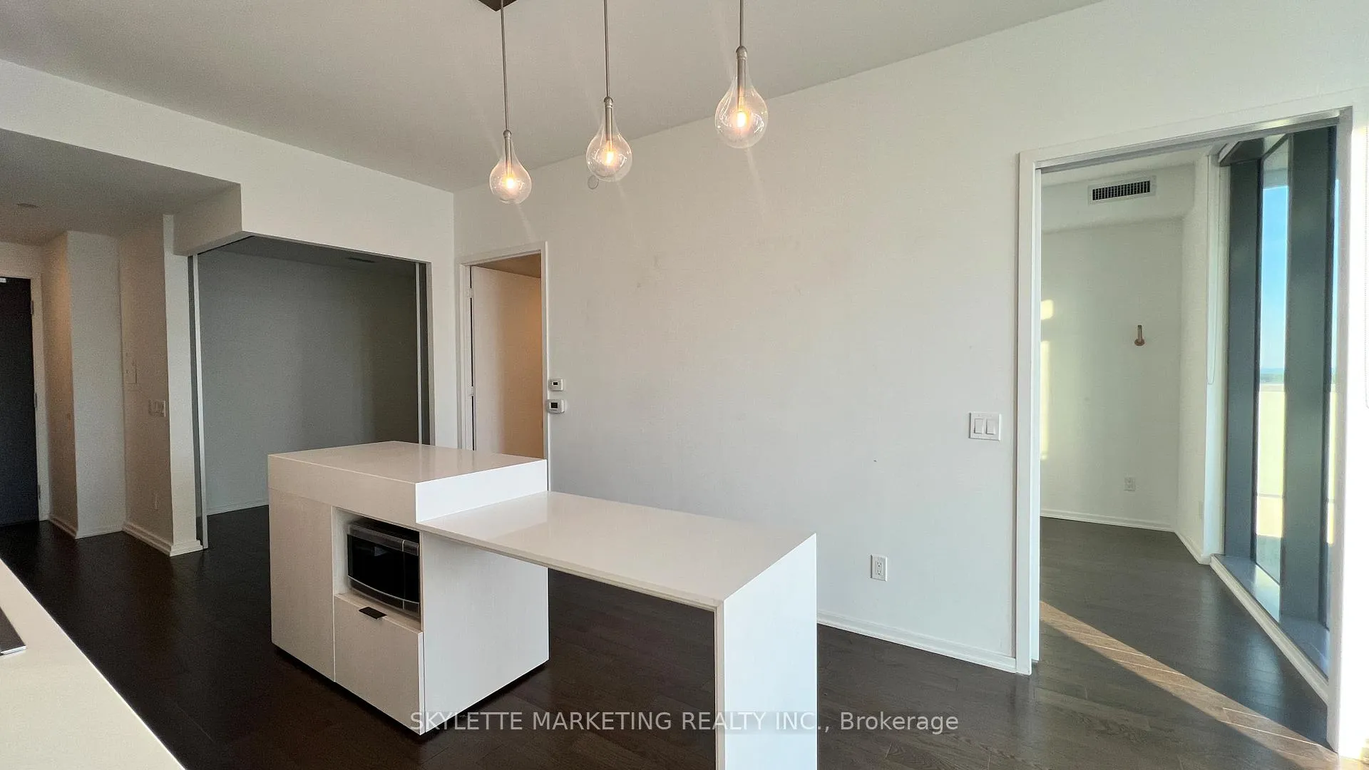 Photo 5 of Unit 1401, 16 Bonnycastle Street, Toronto, Waterfront Communities — HOMEH