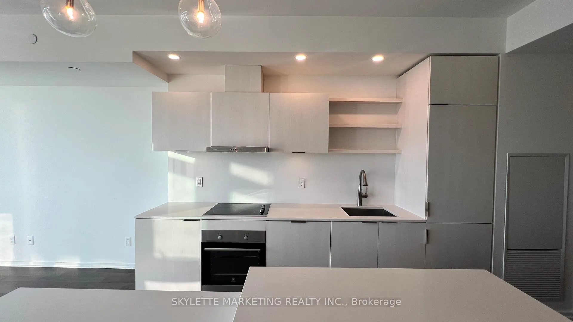 Photo 10 of Unit 1401, 16 Bonnycastle Street, Toronto, Waterfront Communities — HOMEH
