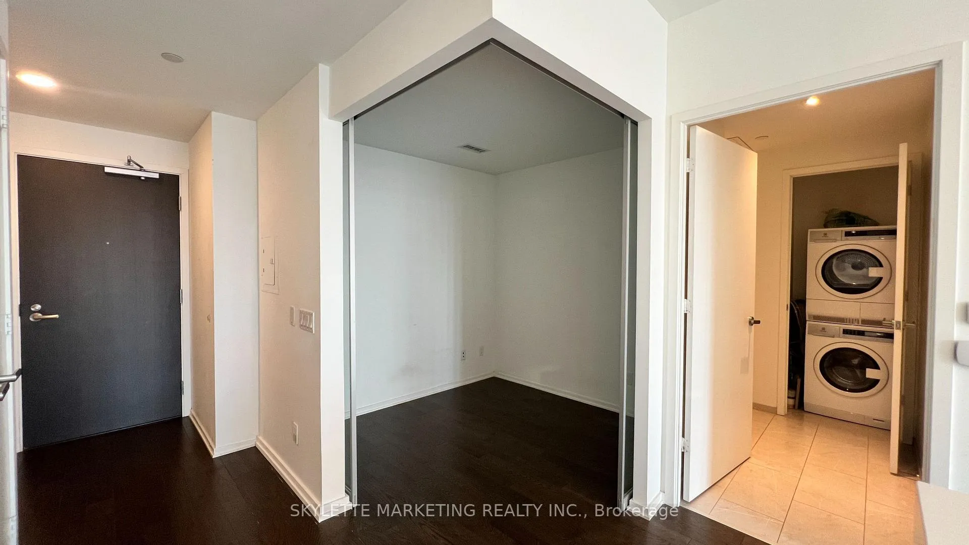 Photo 18 of Unit 1401, 16 Bonnycastle Street, Toronto, Waterfront Communities — HOMEH