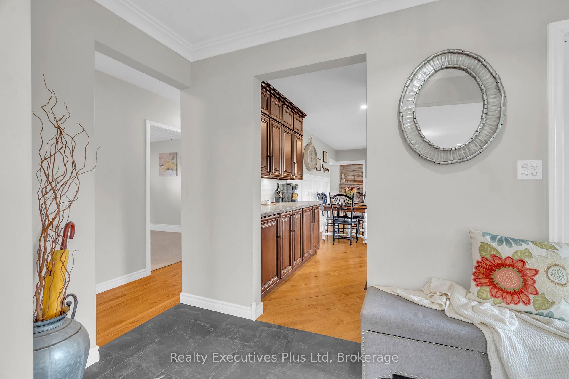 Photo 4 of 135 Cityview Drive N, Guelph, Grange Road — HOMEH