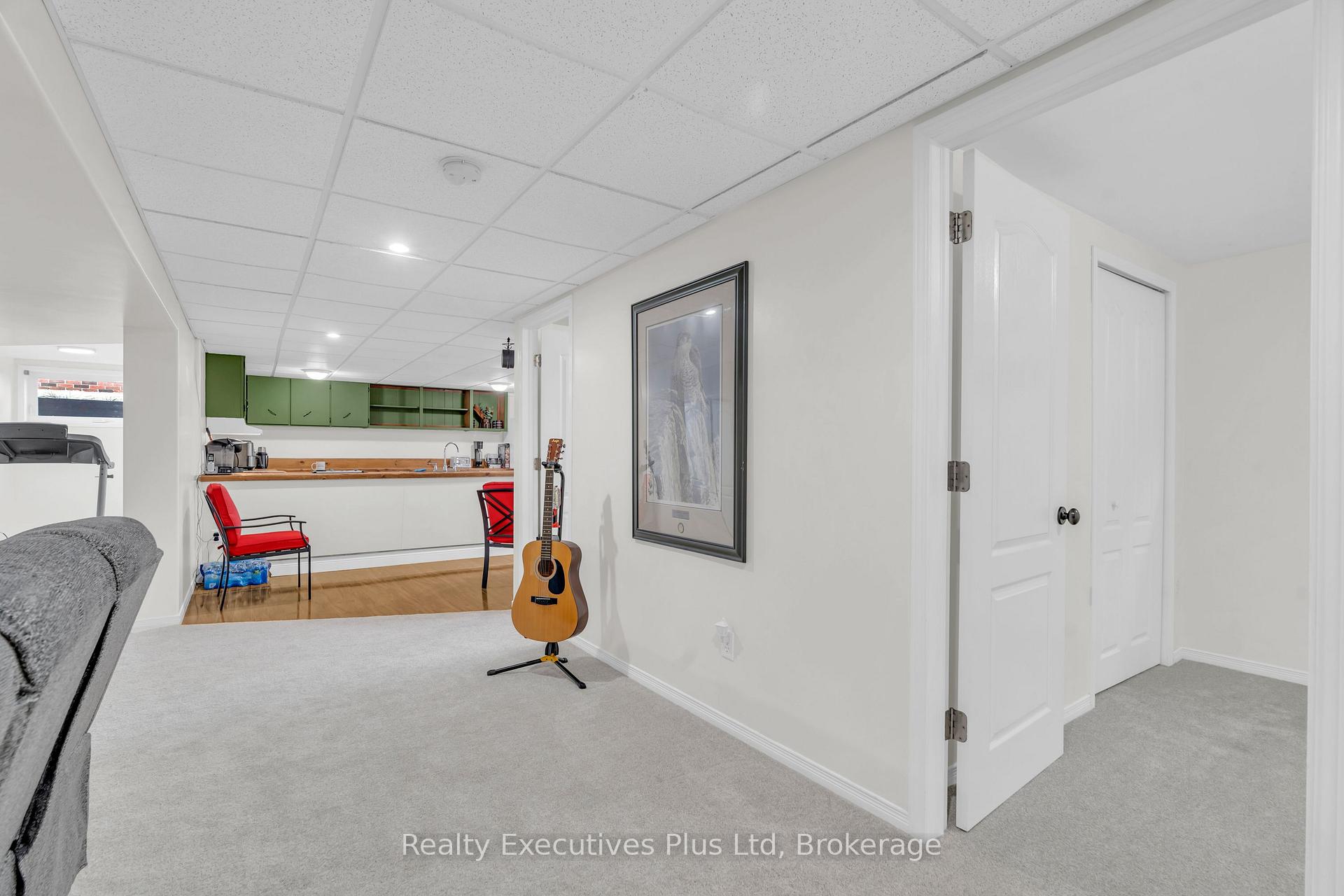 Photo 21 of 135 Cityview Drive N, Guelph, Grange Road — HOMEH