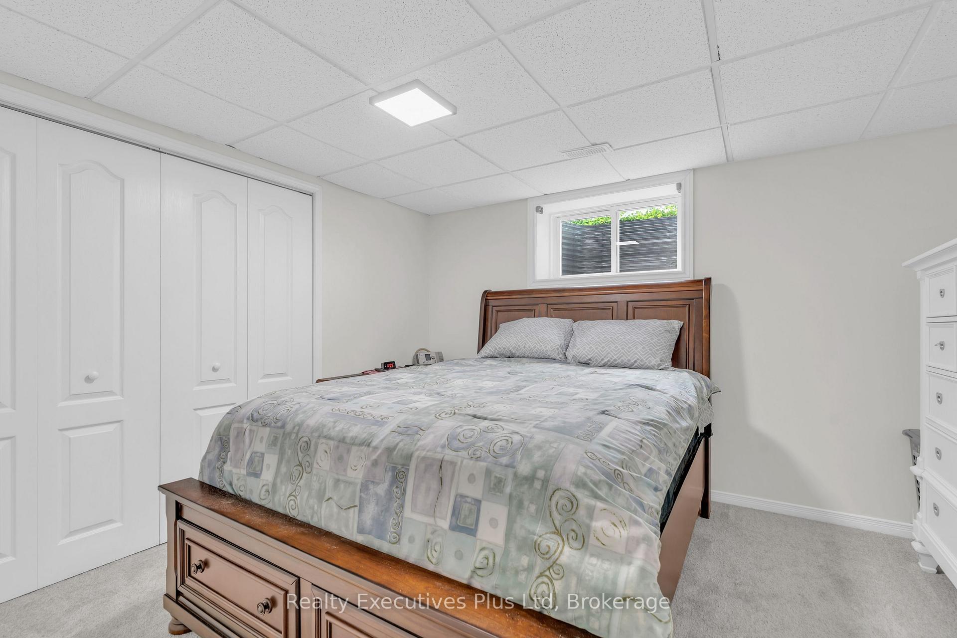 Photo 23 of 135 Cityview Drive N, Guelph, Grange Road — HOMEH