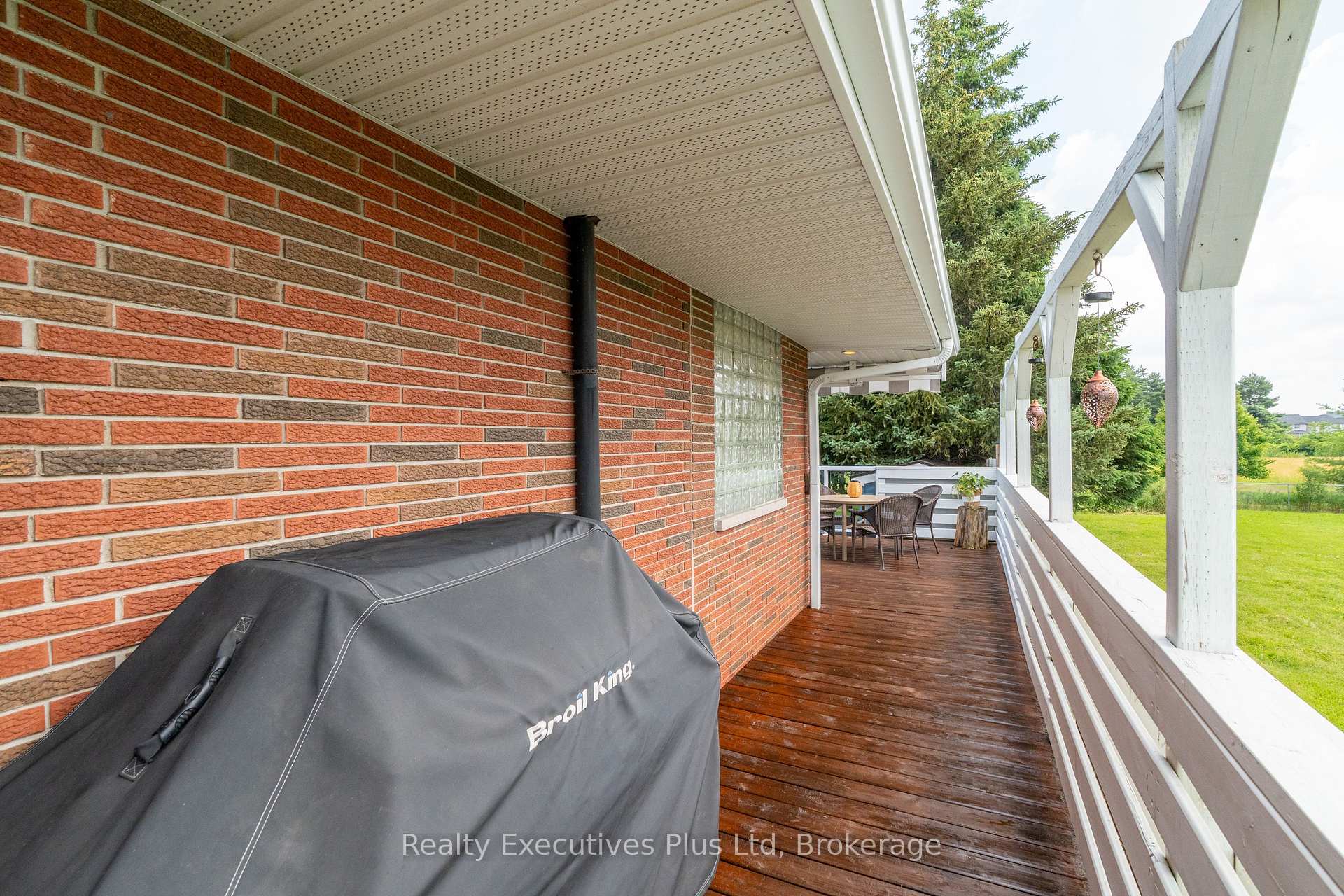 Photo 24 of 135 Cityview Drive N, Guelph, Grange Road — HOMEH