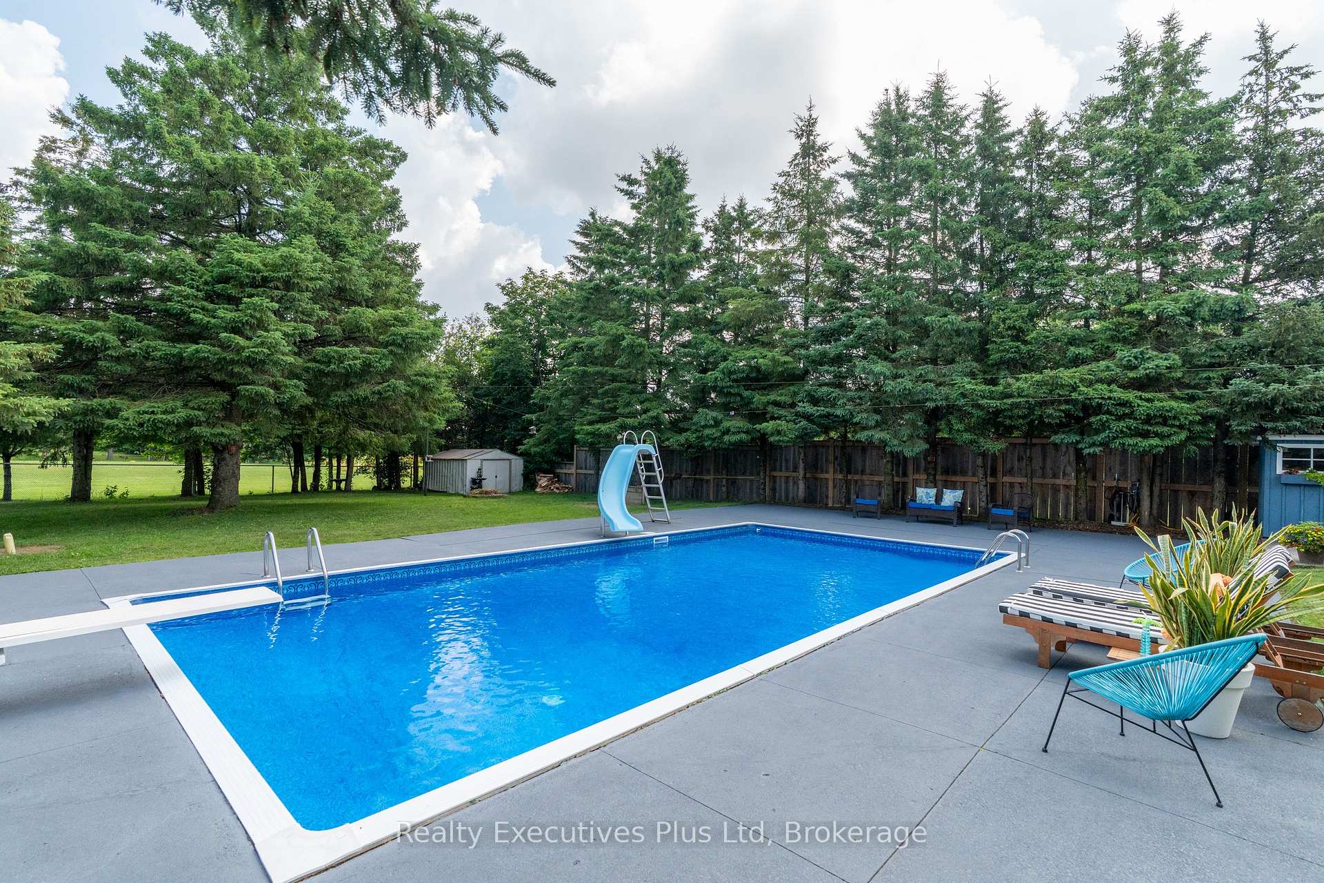 Photo 29 of 135 Cityview Drive N, Guelph, Grange Road — HOMEH