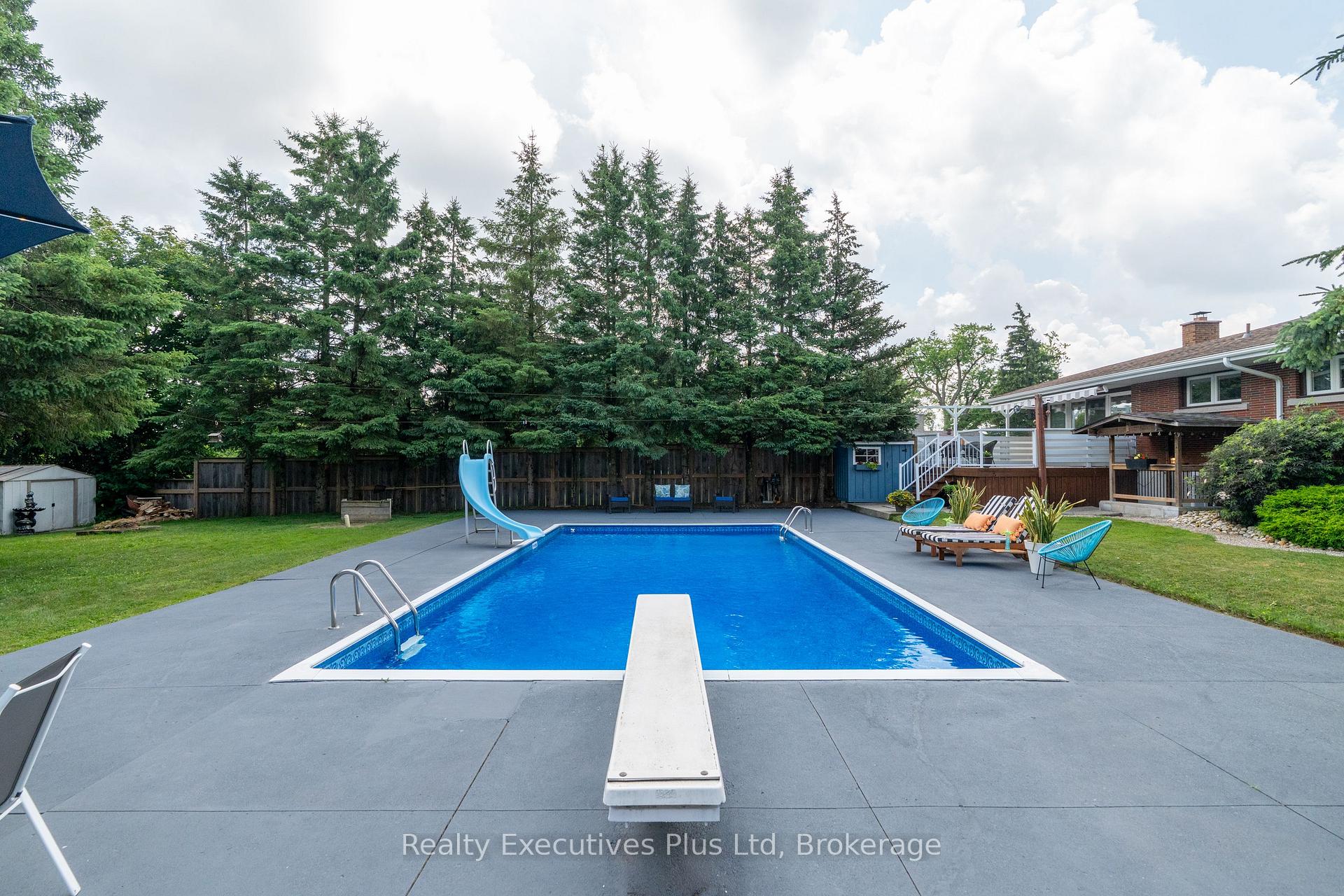 Photo 30 of 135 Cityview Drive N, Guelph, Grange Road — HOMEH