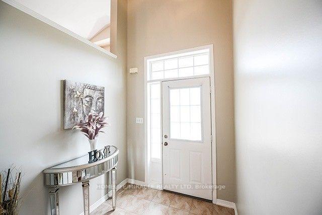 Photo 2 of 120 River Rock Crescent, Brampton, Fletcher's Meadow — HOMEH