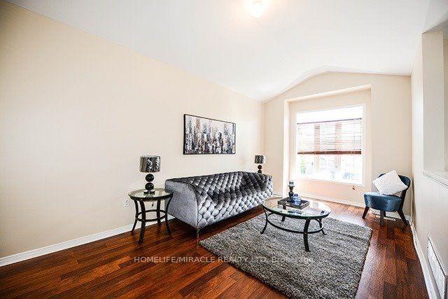 Photo 7 of 120 River Rock Crescent, Brampton, Fletcher's Meadow — HOMEH