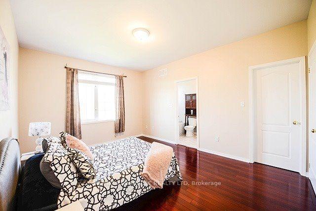 Photo 6 of 120 River Rock Crescent, Brampton, Fletcher's Meadow — HOMEH