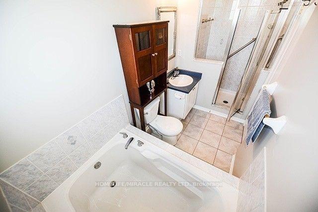 Photo 11 of 120 River Rock Crescent, Brampton, Fletcher's Meadow — HOMEH