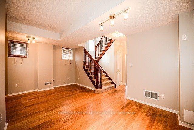 Photo 12 of 120 River Rock Crescent, Brampton, Fletcher's Meadow — HOMEH