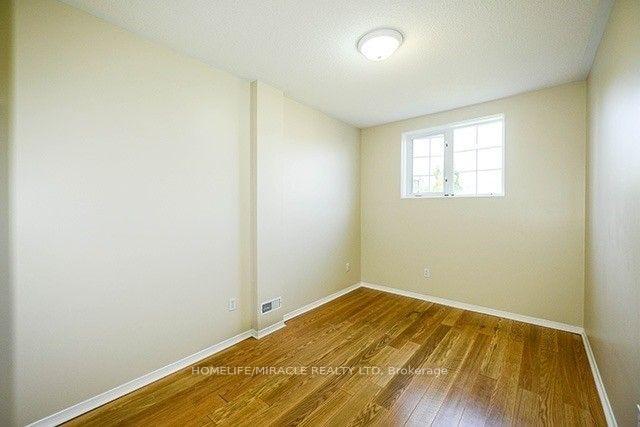 Photo 13 of 120 River Rock Crescent, Brampton, Fletcher's Meadow — HOMEH