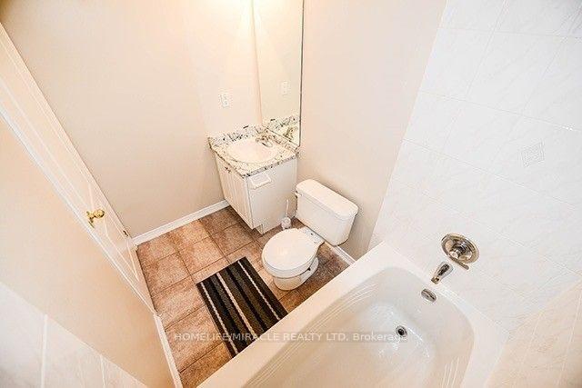 Photo 15 of 120 River Rock Crescent, Brampton, Fletcher's Meadow — HOMEH