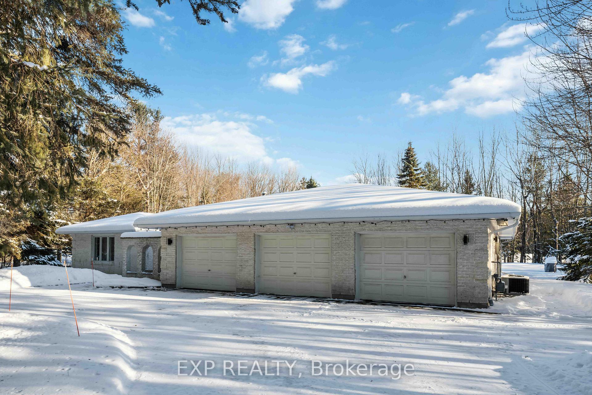 Photo 3 of 1082 Rick Hansen Crescent, Ottawa, Greely — HOMEH