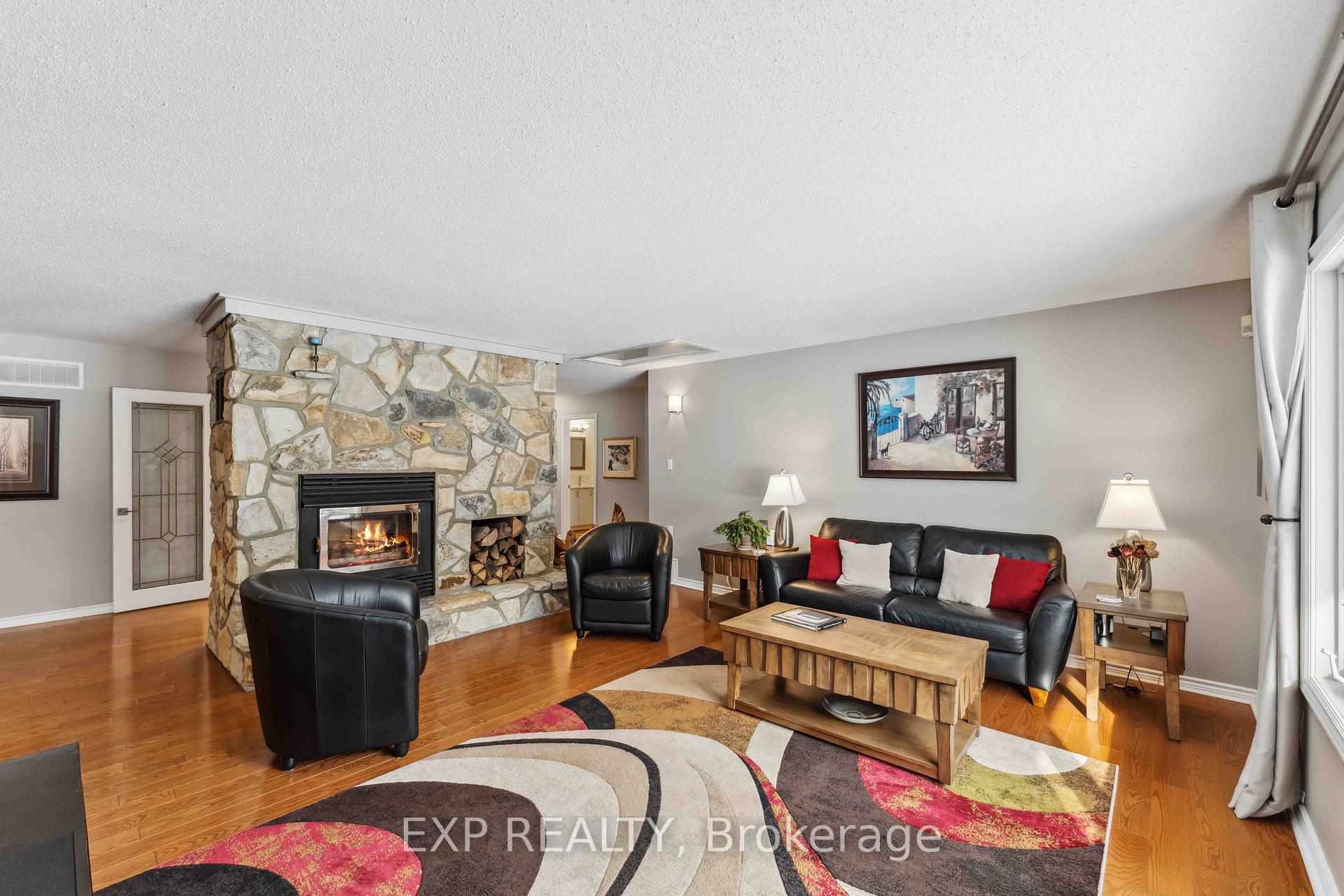 Photo 7 of 1082 Rick Hansen Crescent, Ottawa, Greely — HOMEH