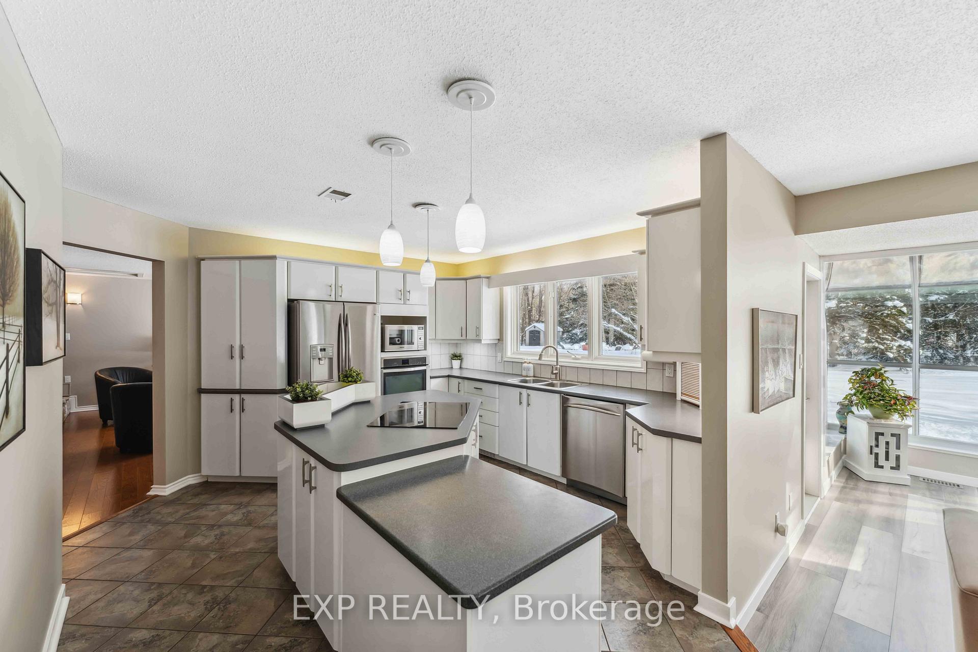Photo 12 of 1082 Rick Hansen Crescent, Ottawa, Greely — HOMEH