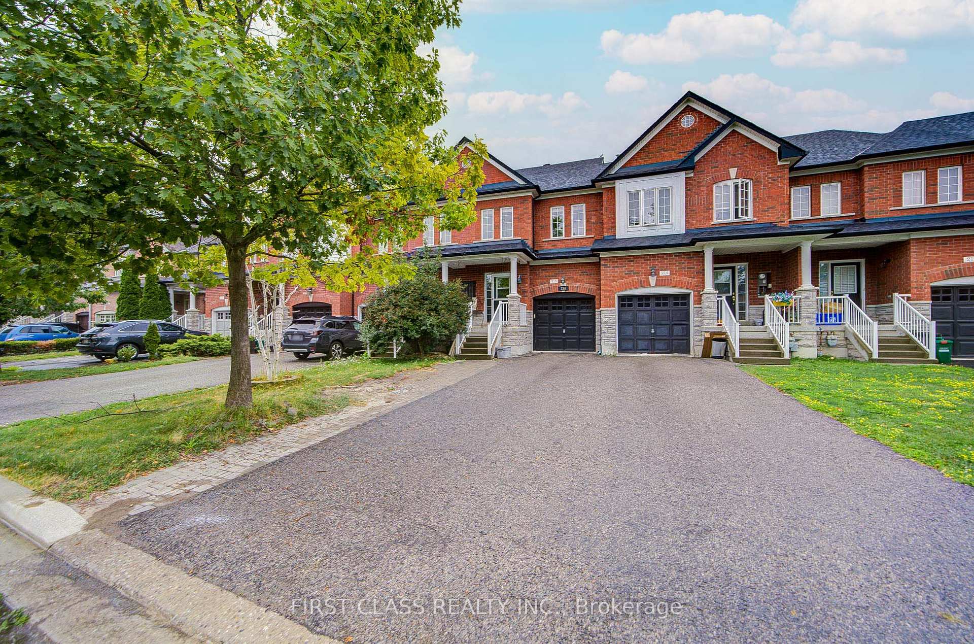 Photo 1 of 216 Zokol Drive, Aurora, Bayview Northeast — HOMEH