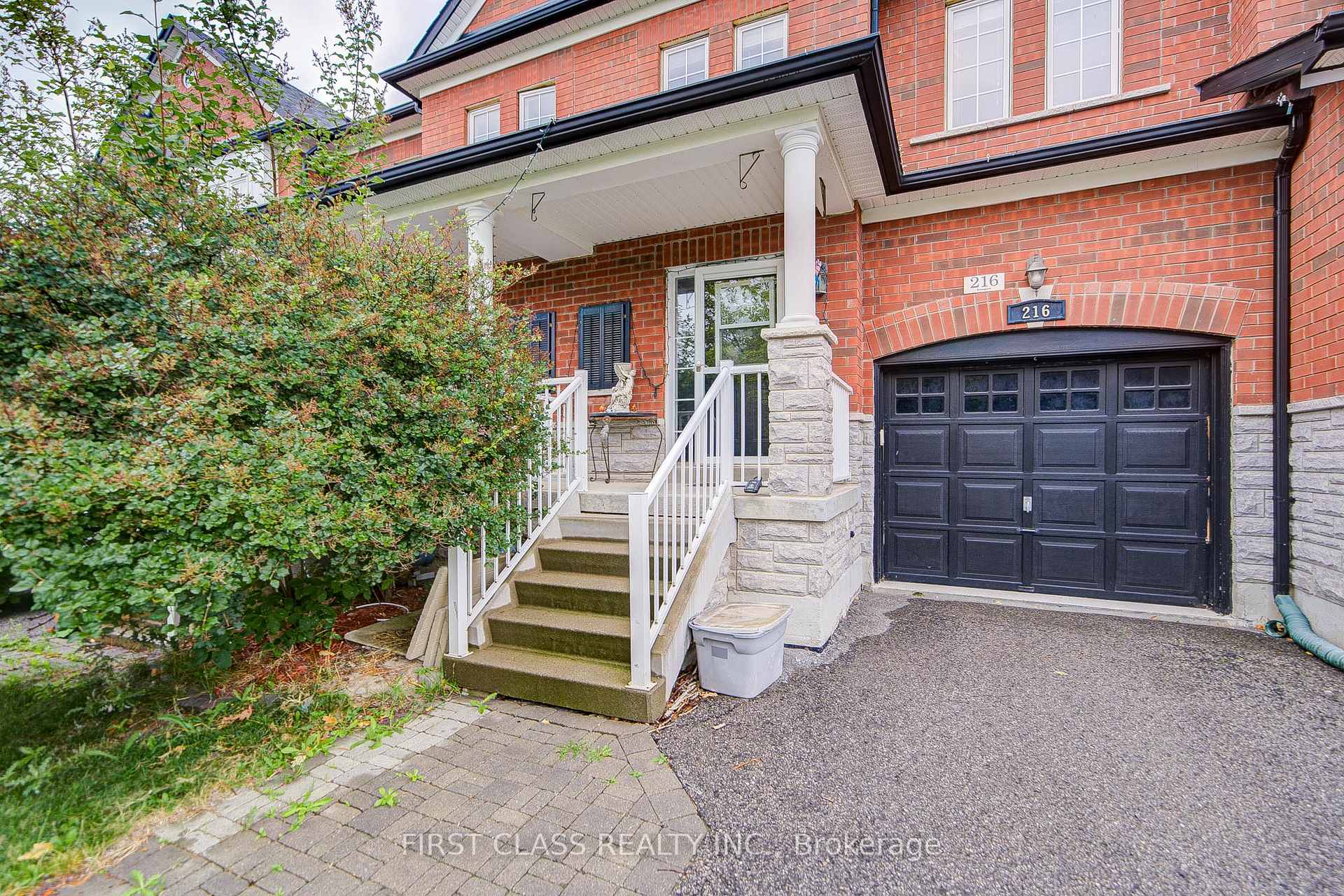 Photo 2 of 216 Zokol Drive, Aurora, Bayview Northeast — HOMEH