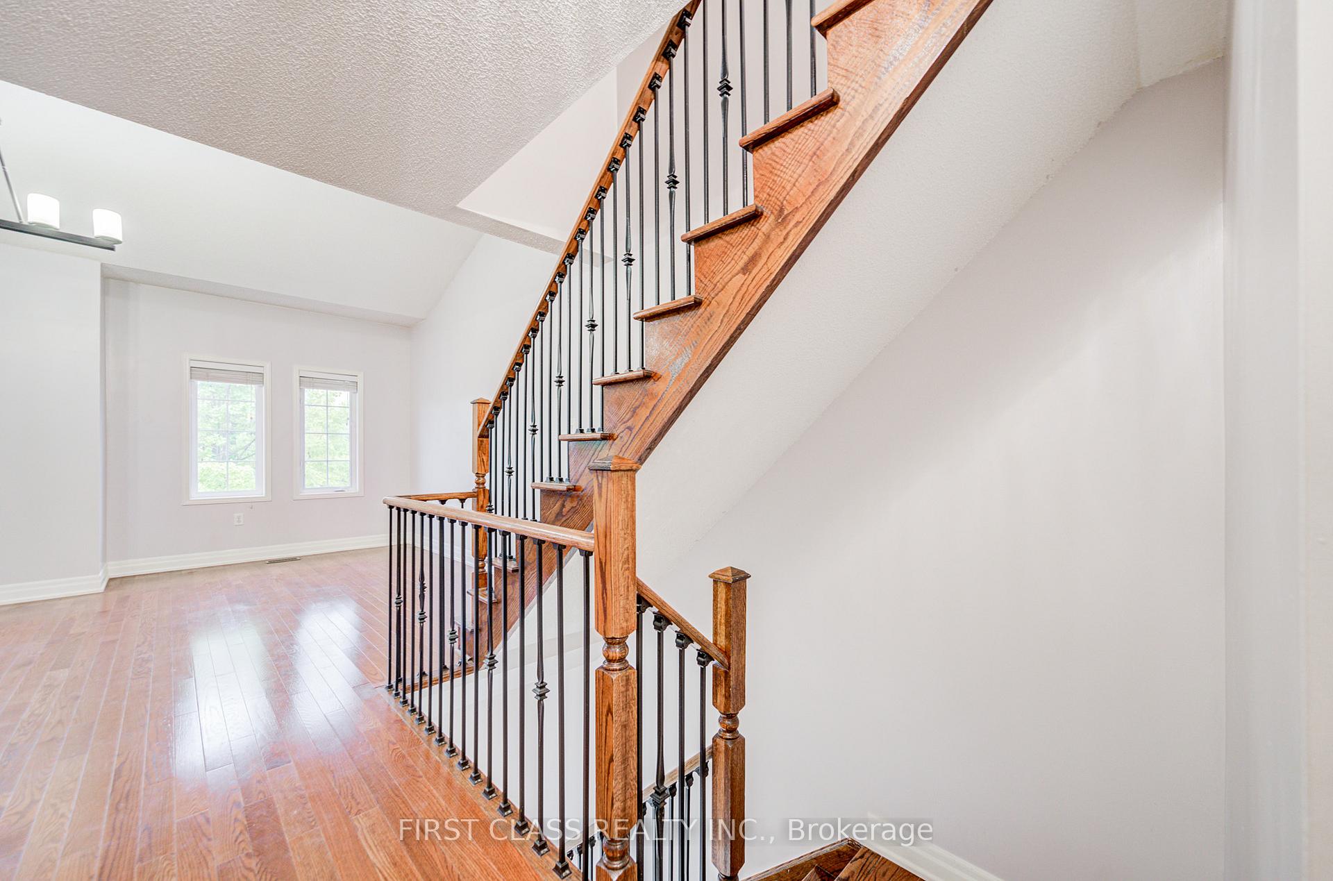 Photo 22 of 216 Zokol Drive, Aurora, Bayview Northeast — HOMEH