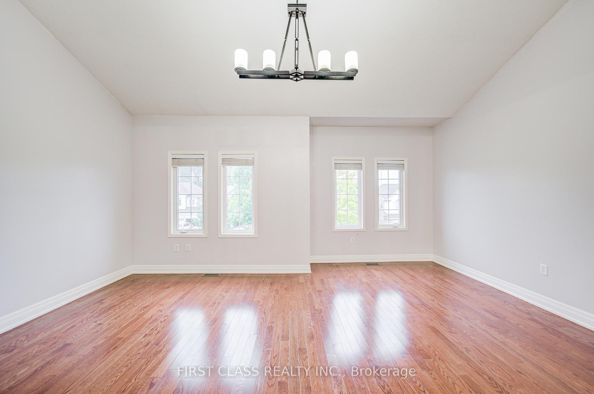 Photo 24 of 216 Zokol Drive, Aurora, Bayview Northeast — HOMEH