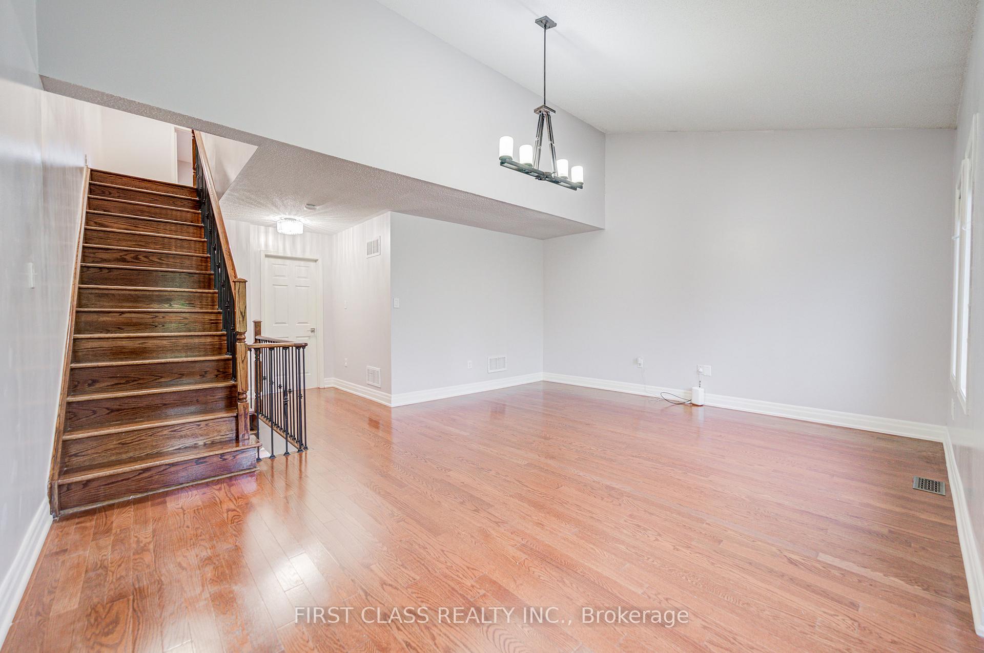 Photo 27 of 216 Zokol Drive, Aurora, Bayview Northeast — HOMEH